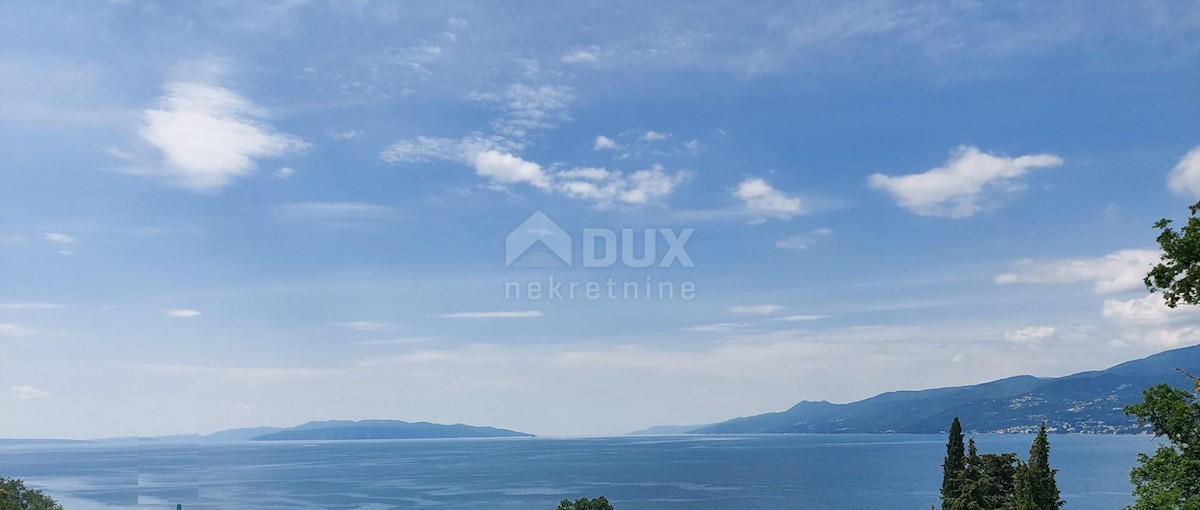 RIJEKA, COSTABELLA, BIVIO - gradbeno zemljišče 2255m2 s pogledom na morje za stanovanjski objekt - stanovanja - apartmaji / družinska hiša / vila / hiša za najem - počitnice z bazenom