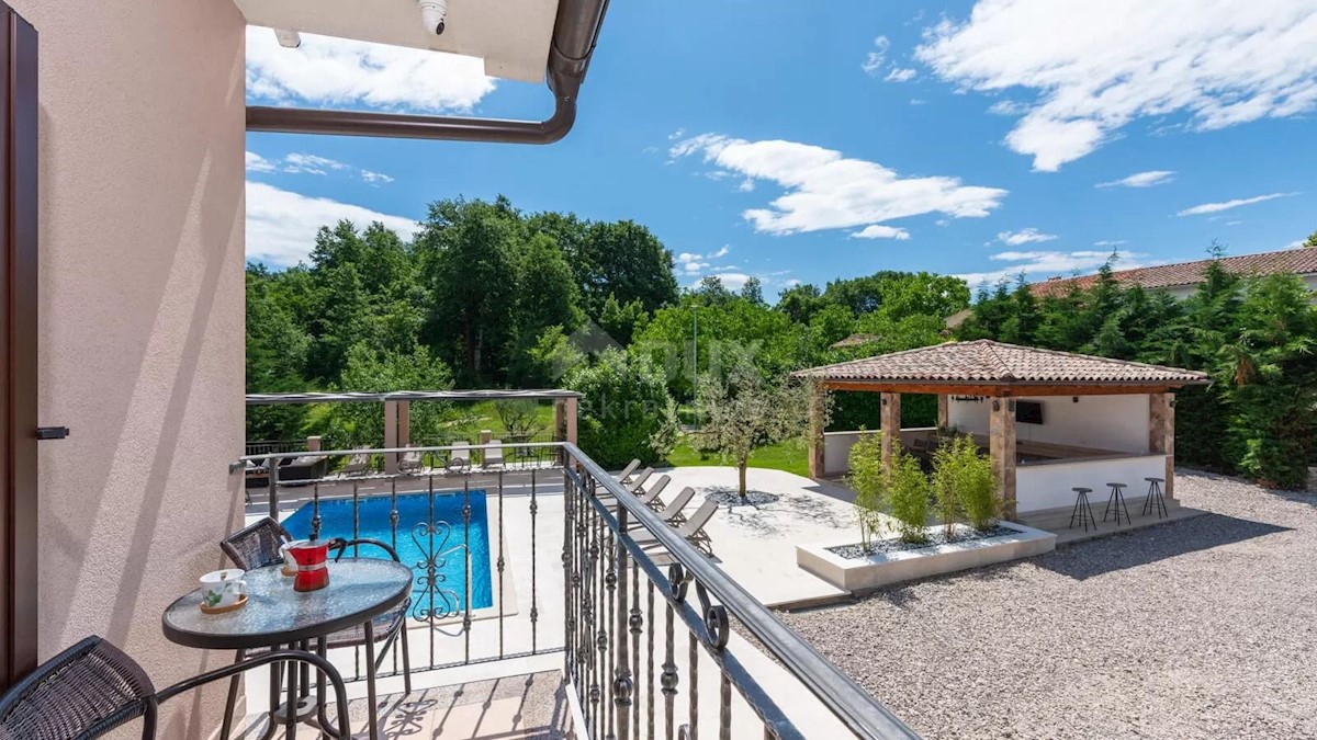 Pićan, 450m2
