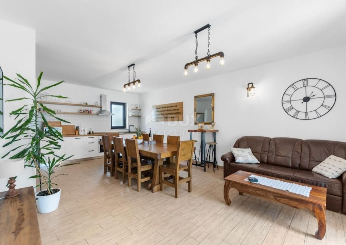 Pićan, 450m2
