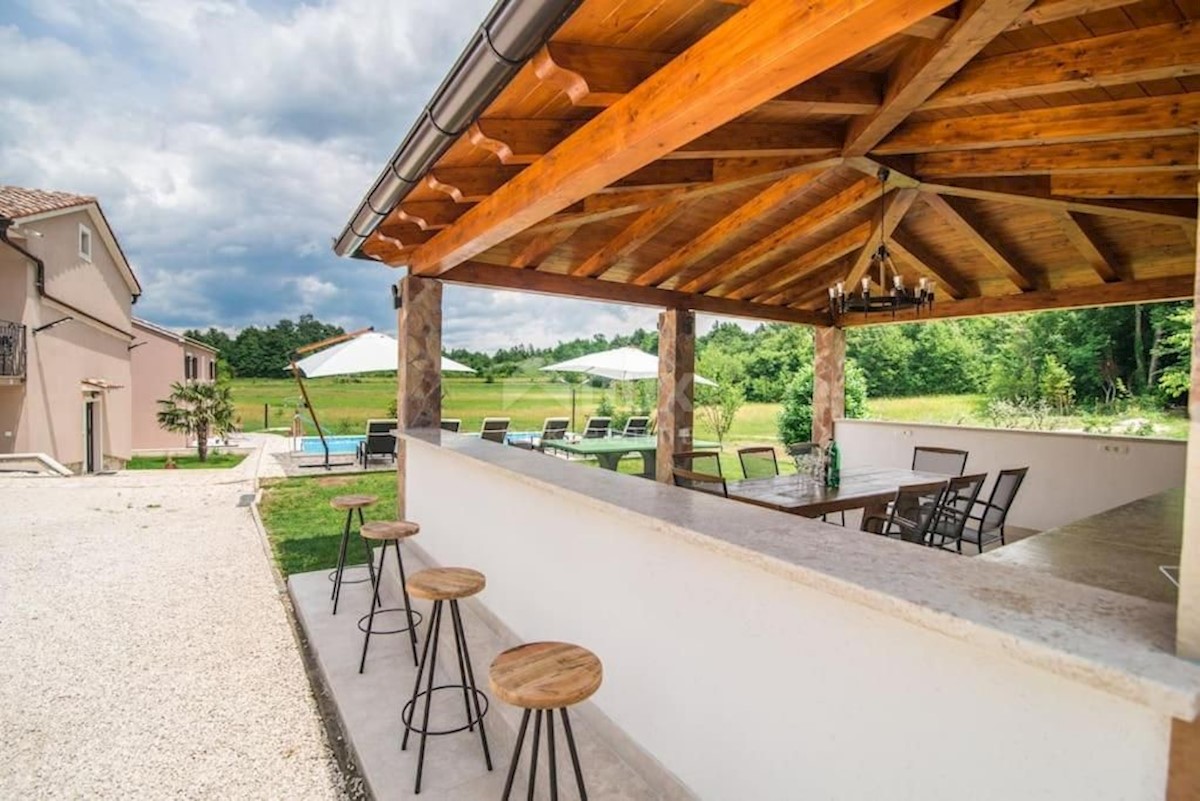 Pićan, 450m2