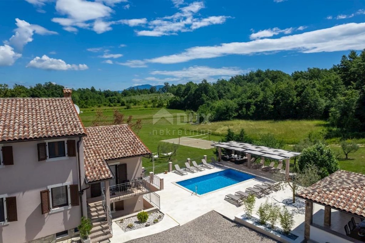 Pićan, 450m2