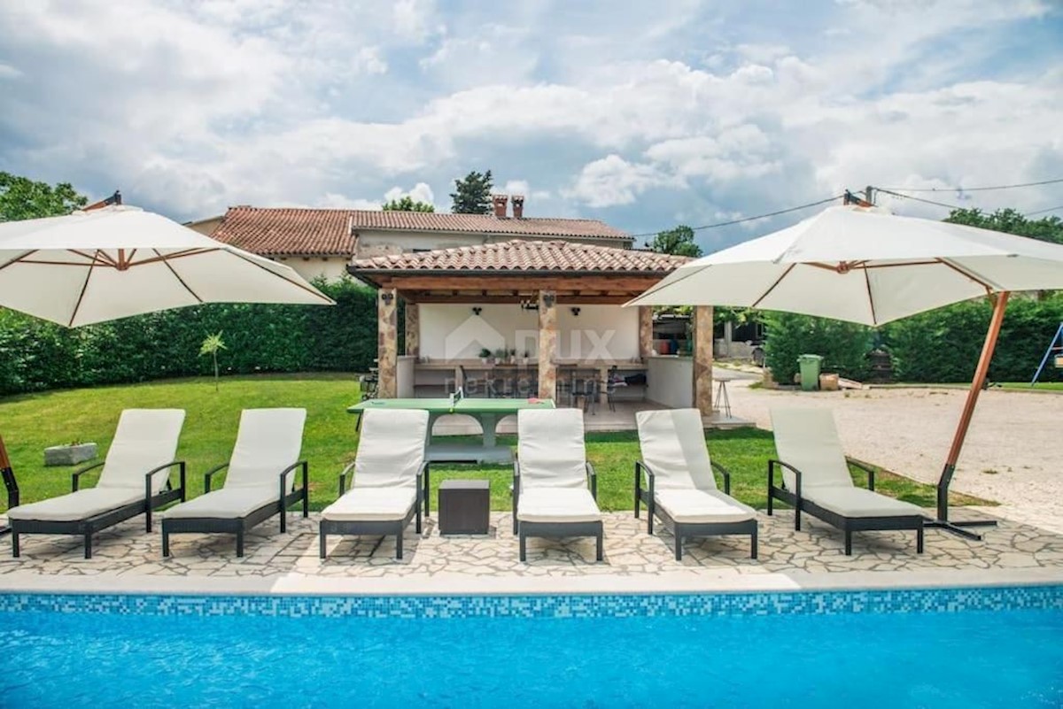 Pićan, 450m2