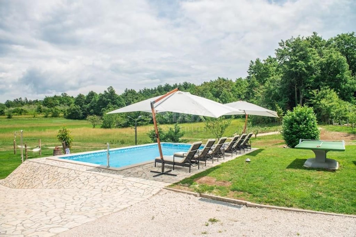 Pićan, 450m2