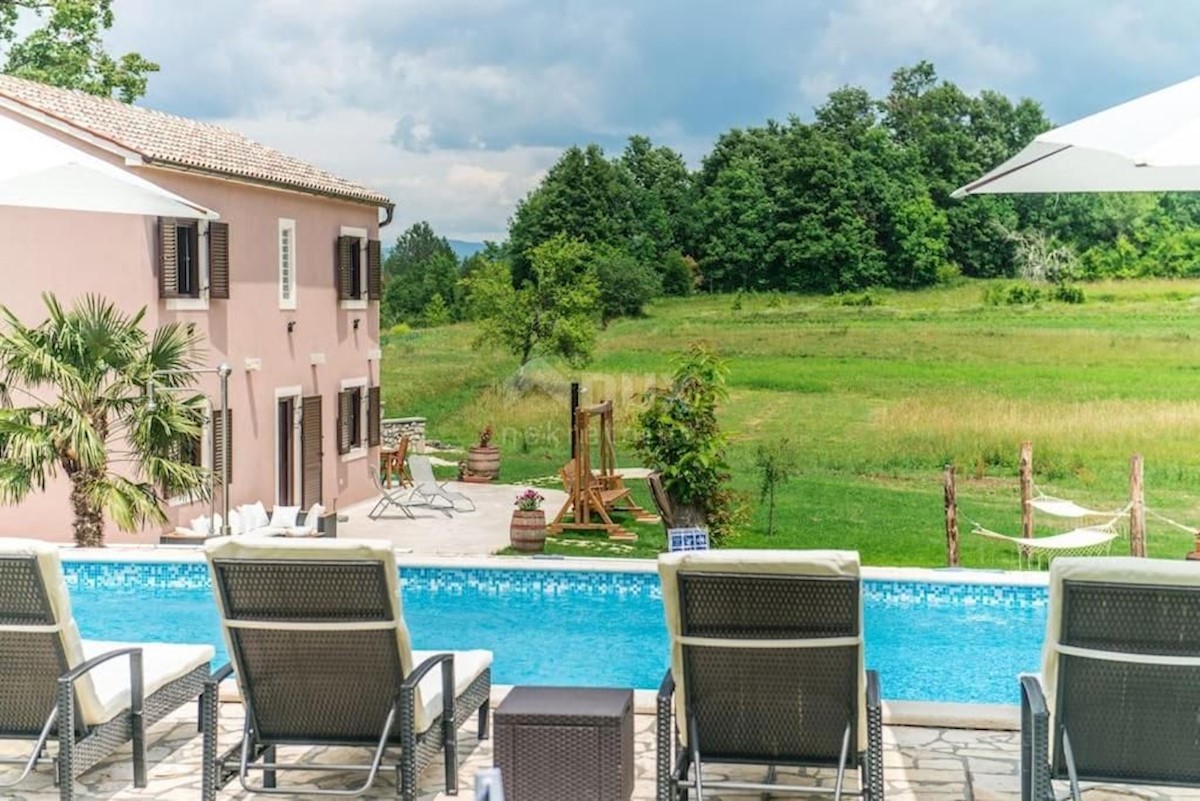 Pićan, 450m2