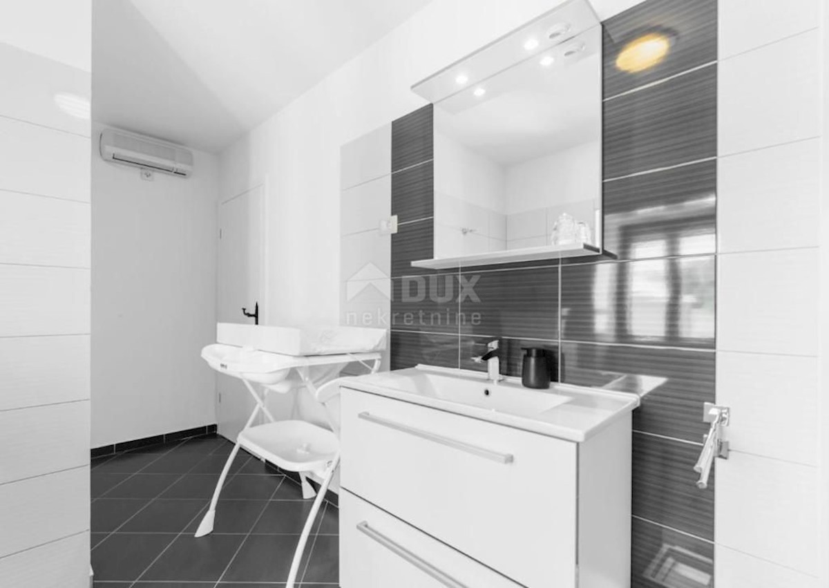 Pićan, 450m2