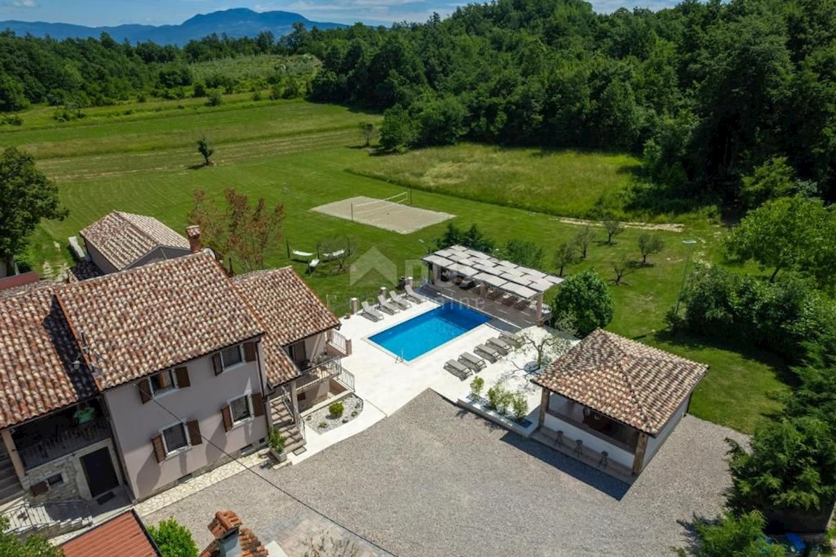 Pićan, 450m2