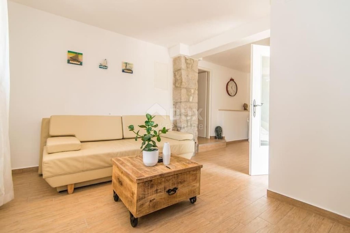 Pićan, 450m2