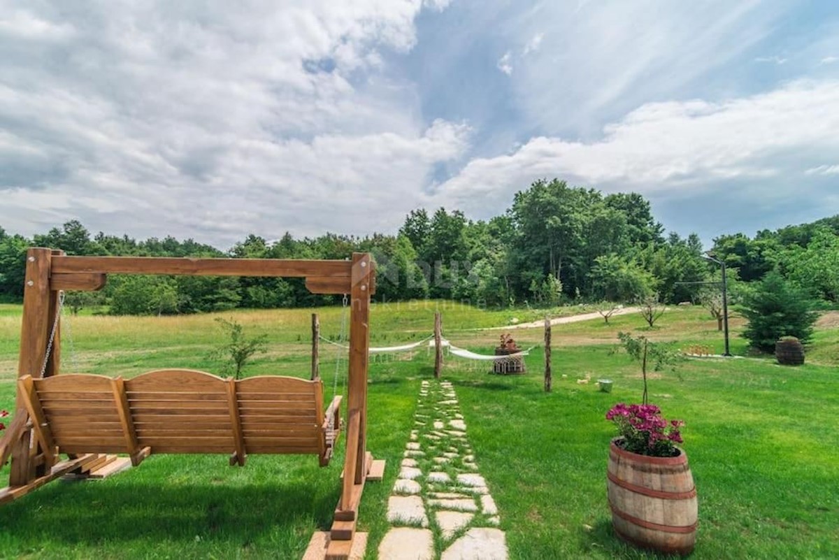 Pićan, 450m2