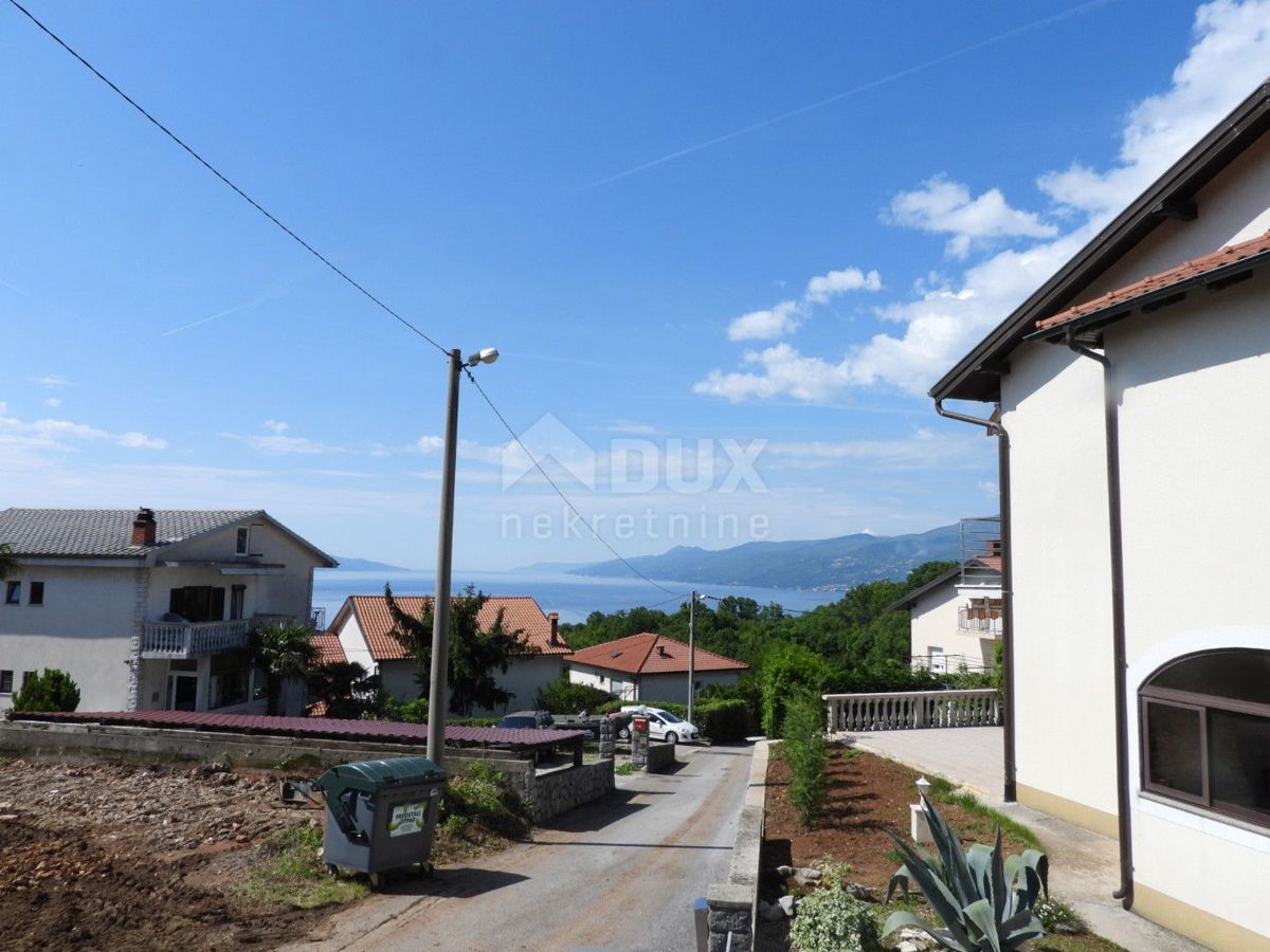 KASTAV, RUBEŠI - gradbeno zemljišče 1957m2 s pogledom na morje za stanovanjsko gradnjo - apartmaji/družinska hiša/vila