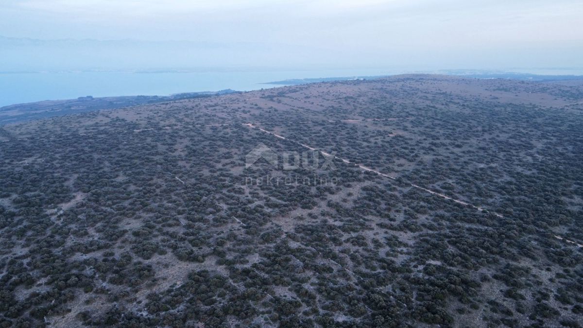 OTOK VIR - Zemljišče v zeleni coni!