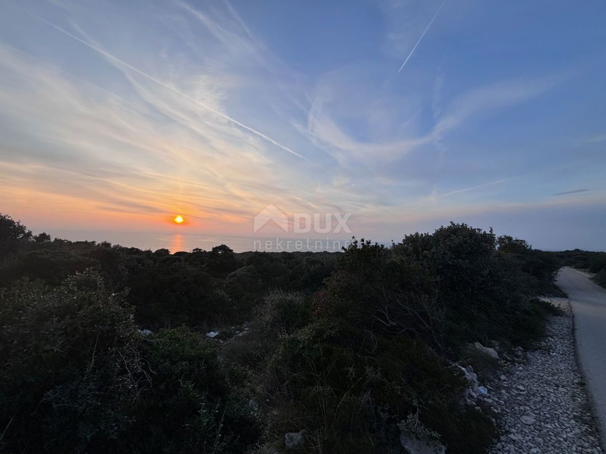 OTOK VIR - Zemljišče v zeleni coni!