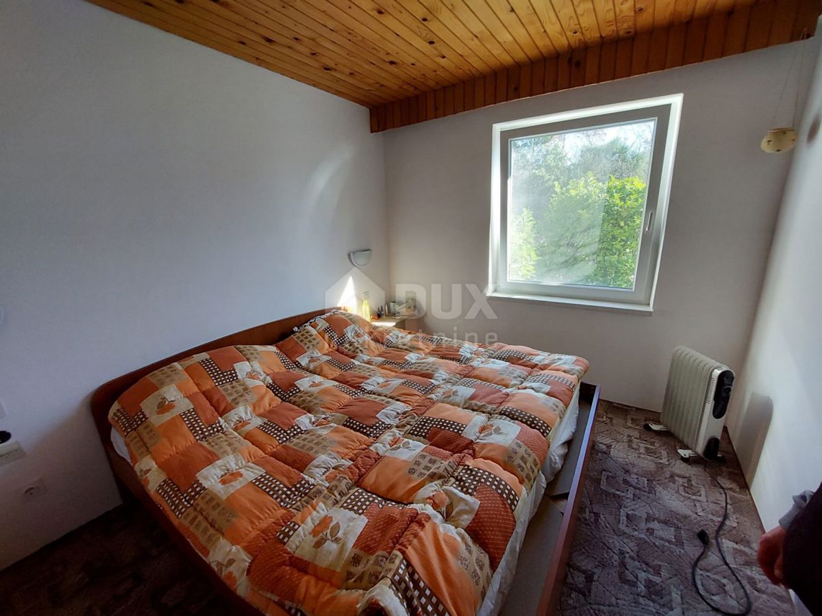 ISTRA, LABIN, OKOLICA - Hiša dvojček z dvema apartmajema in velikim vrtom, pogled na morje