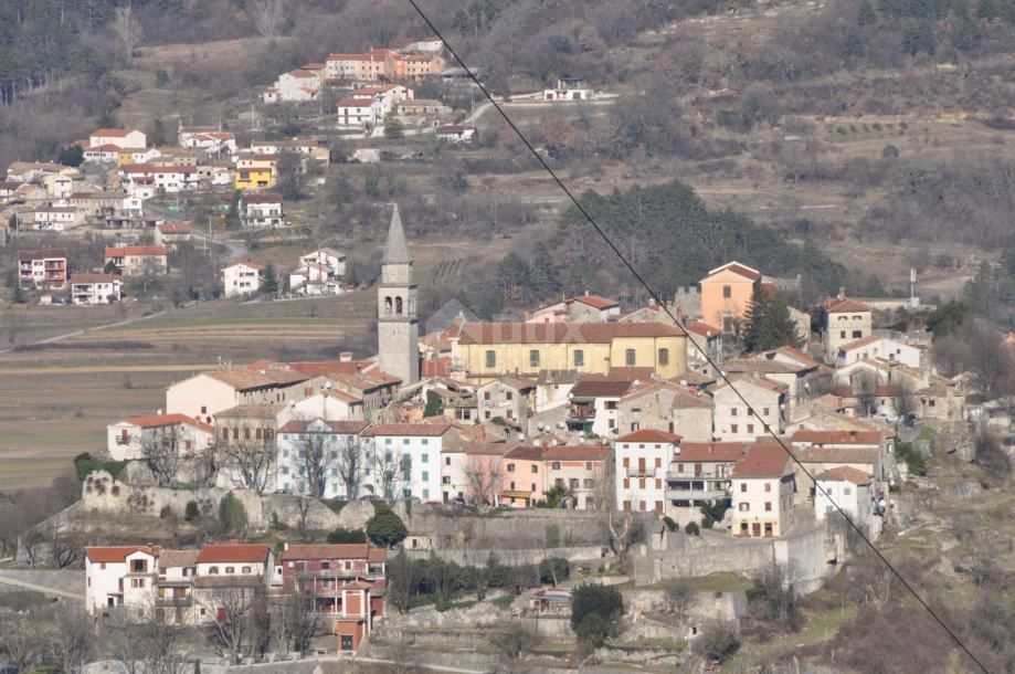 ISTRA BUZET Prostorno kmetijsko in stavbno zemljišče