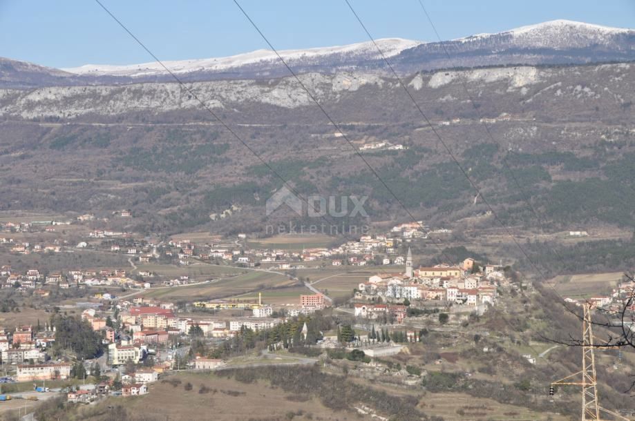 ISTRA BUZET Prostorno kmetijsko in stavbno zemljišče