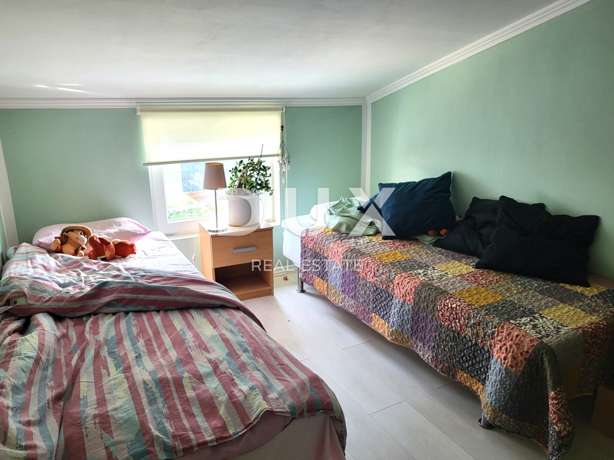 ISTRA, PULA - Apartmajska hiša z bazenom