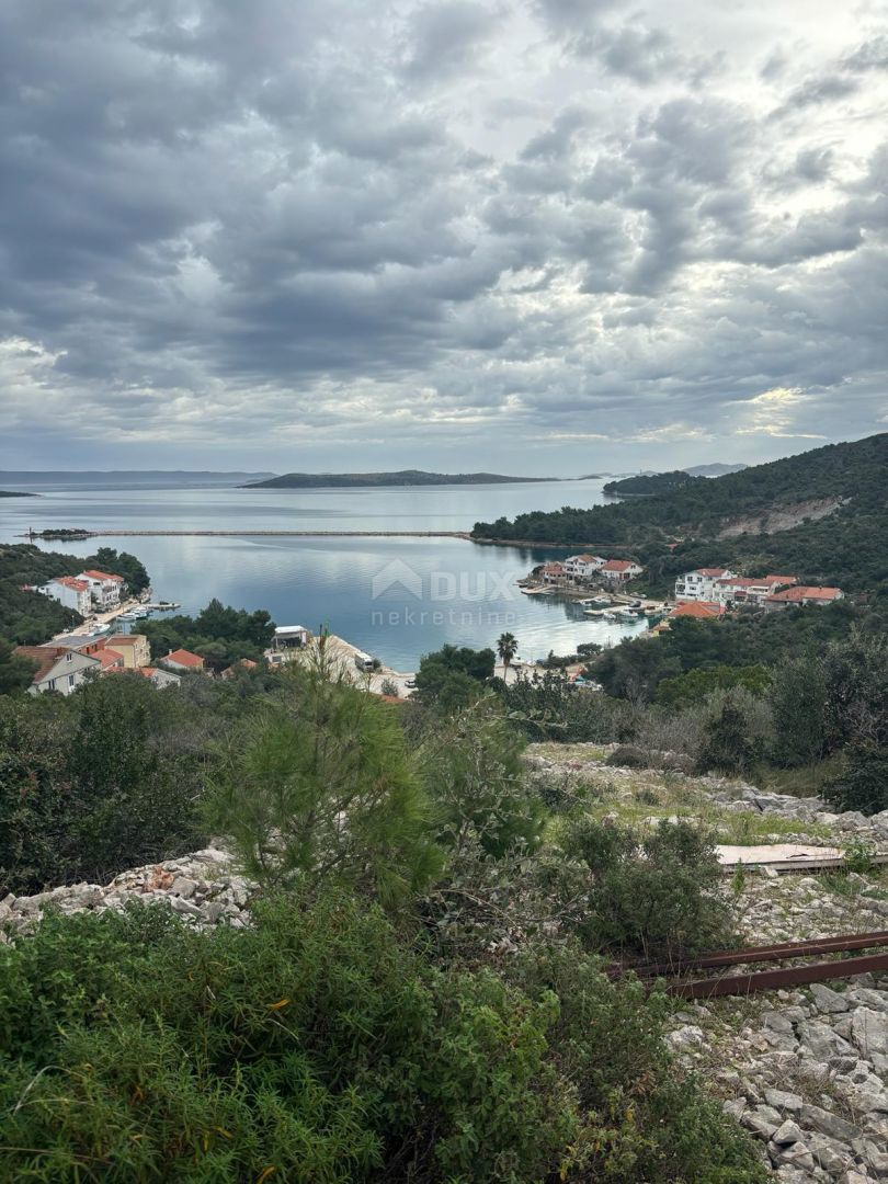 DUGI OTOK, ZAGLAV - Gradbeno zemljišče s čudovitim pogledom na morje