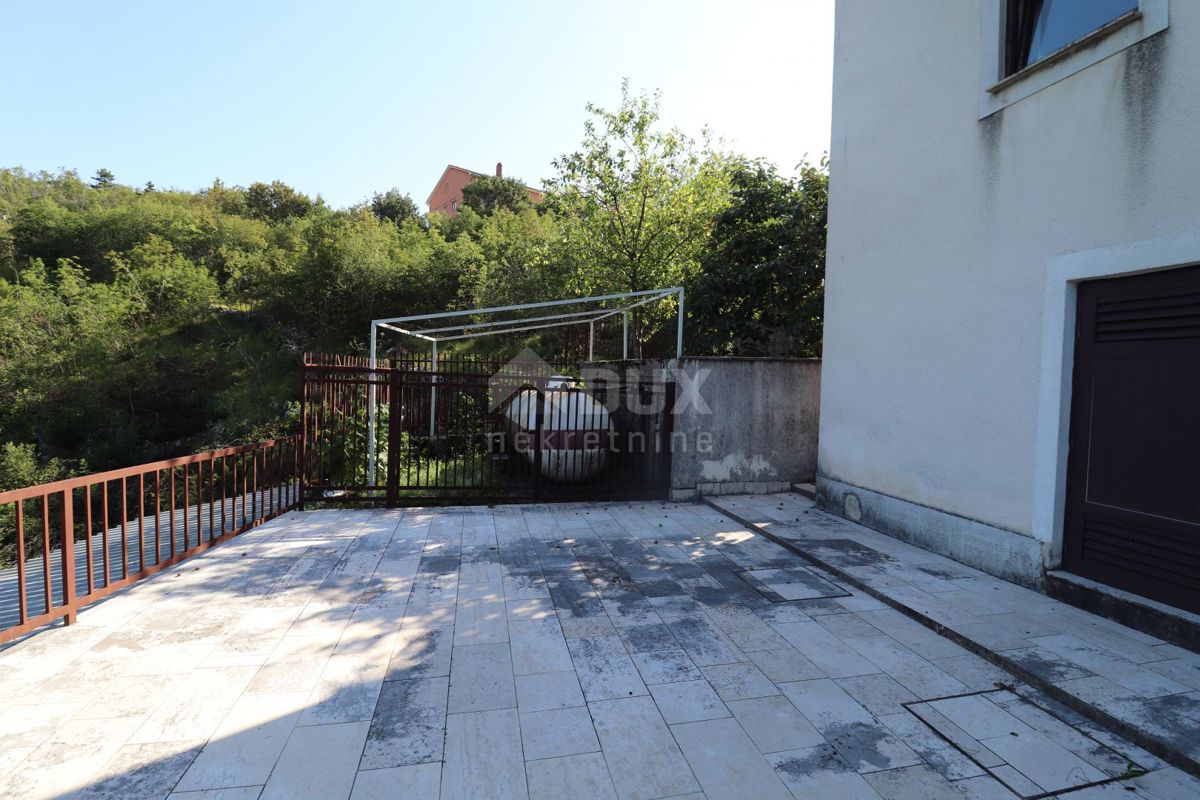 VIŠKOVO, MARINIĆI - Dva apartmaja v pritličju z vrtom!