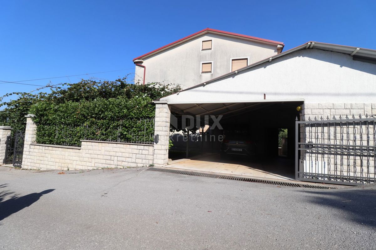 VIŠKOVO, MARINIĆI - Dva apartmaja v pritličju z vrtom!