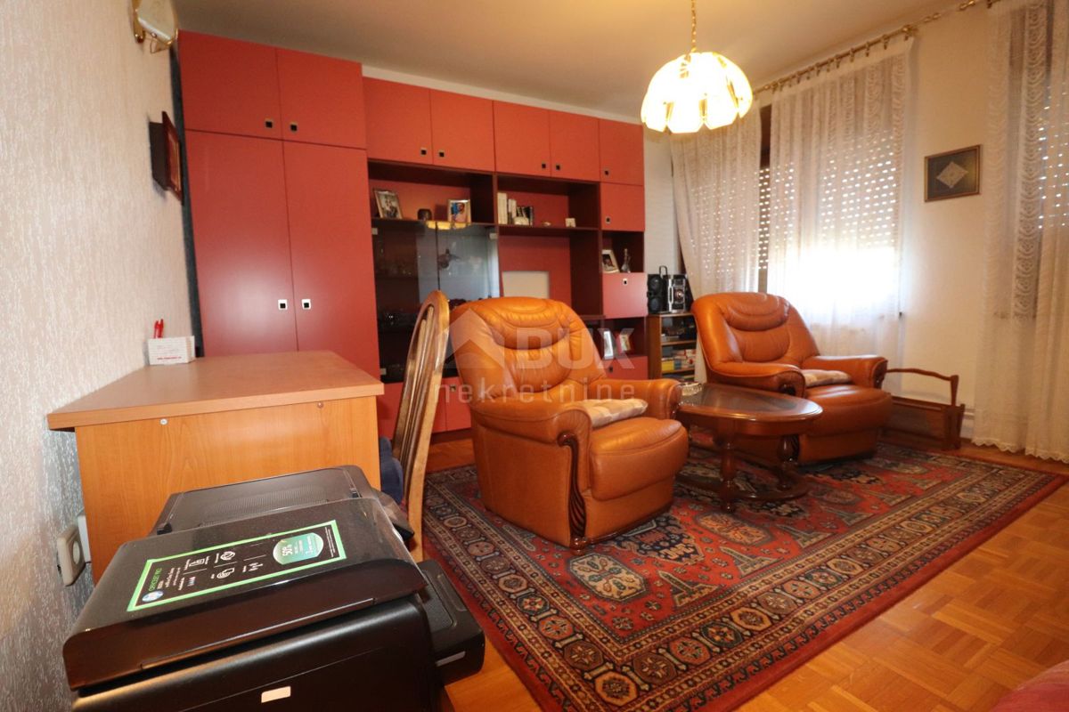 VIŠKOVO, MARINIĆI - Dva apartmaja v pritličju z vrtom!