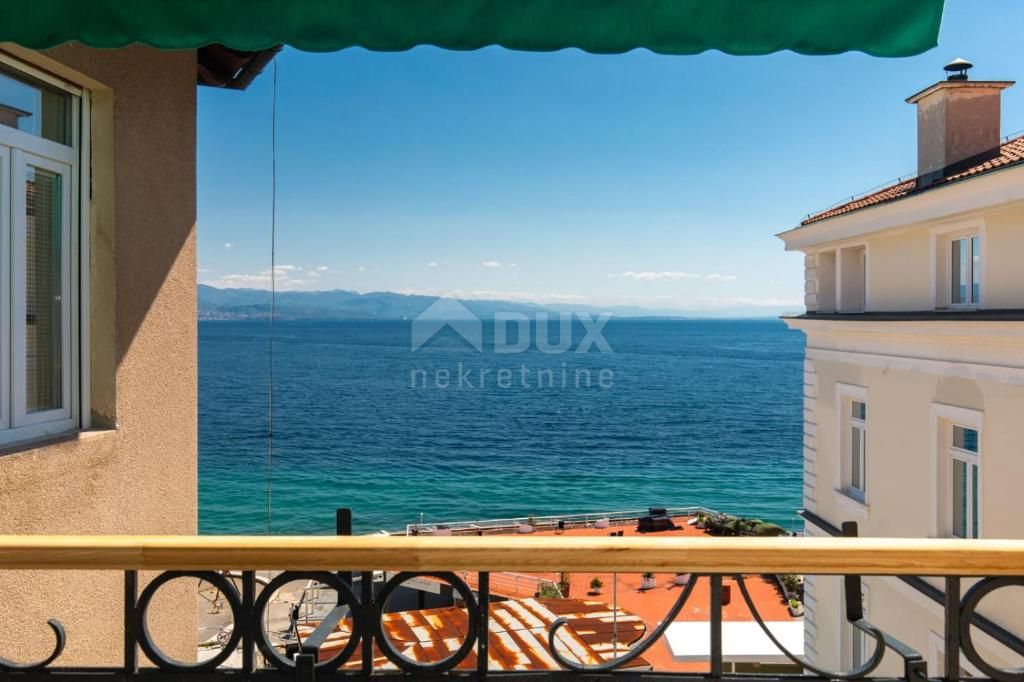 OPATIJA, CENTER - Stanovanje 20 m od morja z 2 balkonoma 