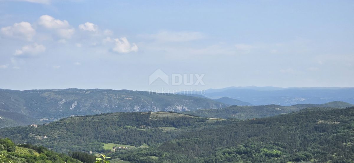 ISTRA, MOTOVUN - Čarobna dežela z dih jemajočim panoramskim razgledom! Osama!