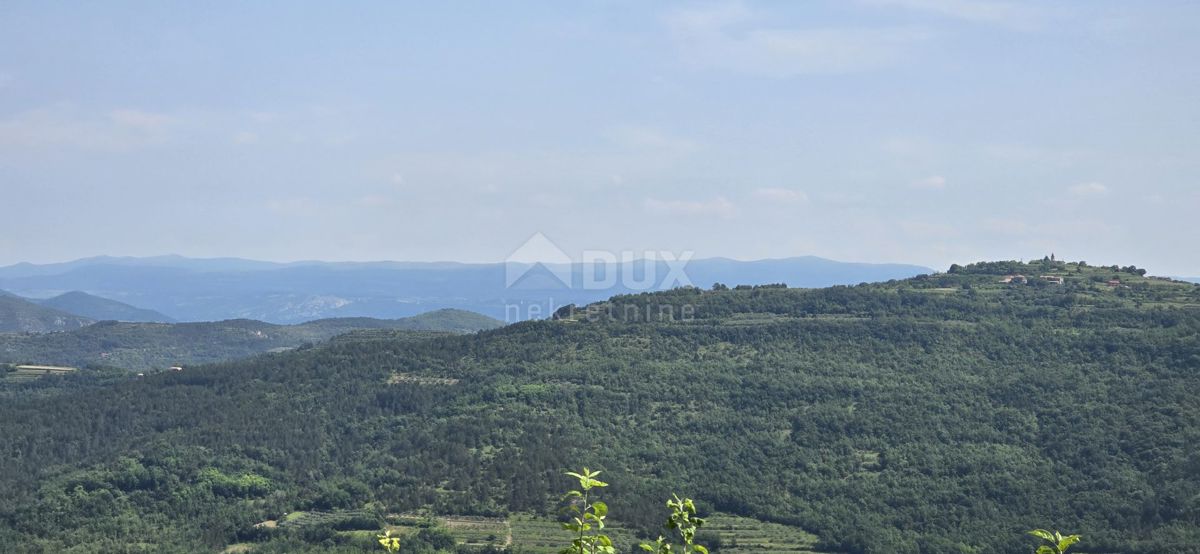 ISTRA, MOTOVUN - Čarobna dežela z dih jemajočim panoramskim razgledom! Osama!