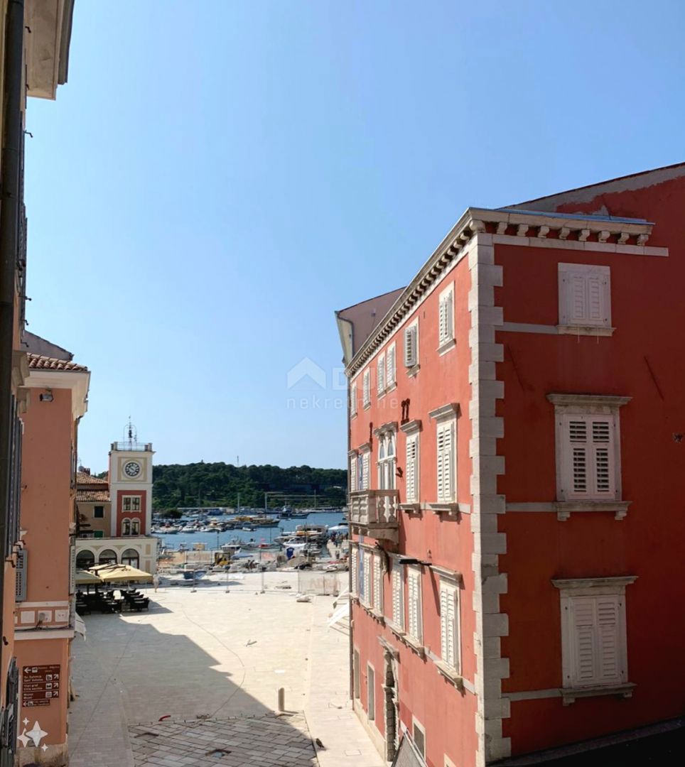 ISTRA, ROVINJ - Apartmajska hiša v centru blizu rive