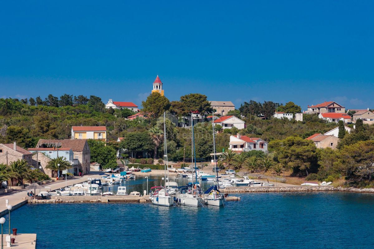 OTOK MOLAT - Lepa hiša blizu morja v srcu Molata