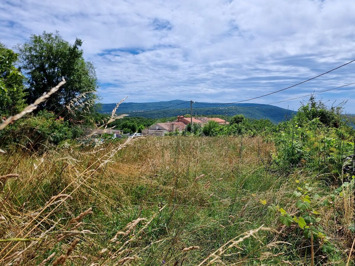 ISTRA, LABIN - Veliko zemljišče s panoramskim razgledom