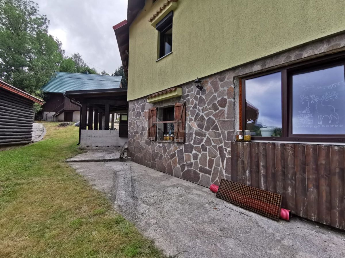 GORSKI KOTAR, BEGOVO RAZDOLJE - hiša z apartmaji in restavracijo