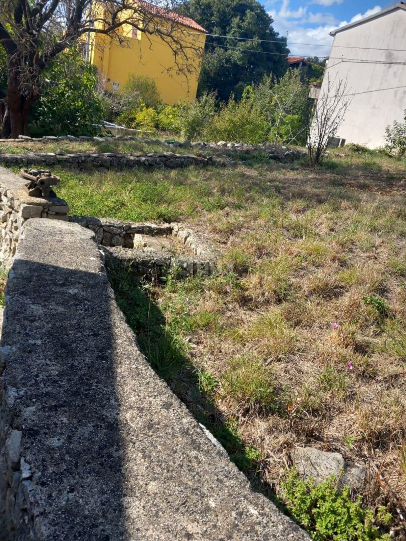 OTOK CRES, LOZNATI - očarljiva majhna samostojna hiša