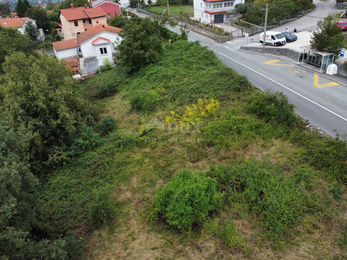 VIŠKOVO - gradbeno zemljišče za gradnjo + hiša na odlični lokaciji, priložnost