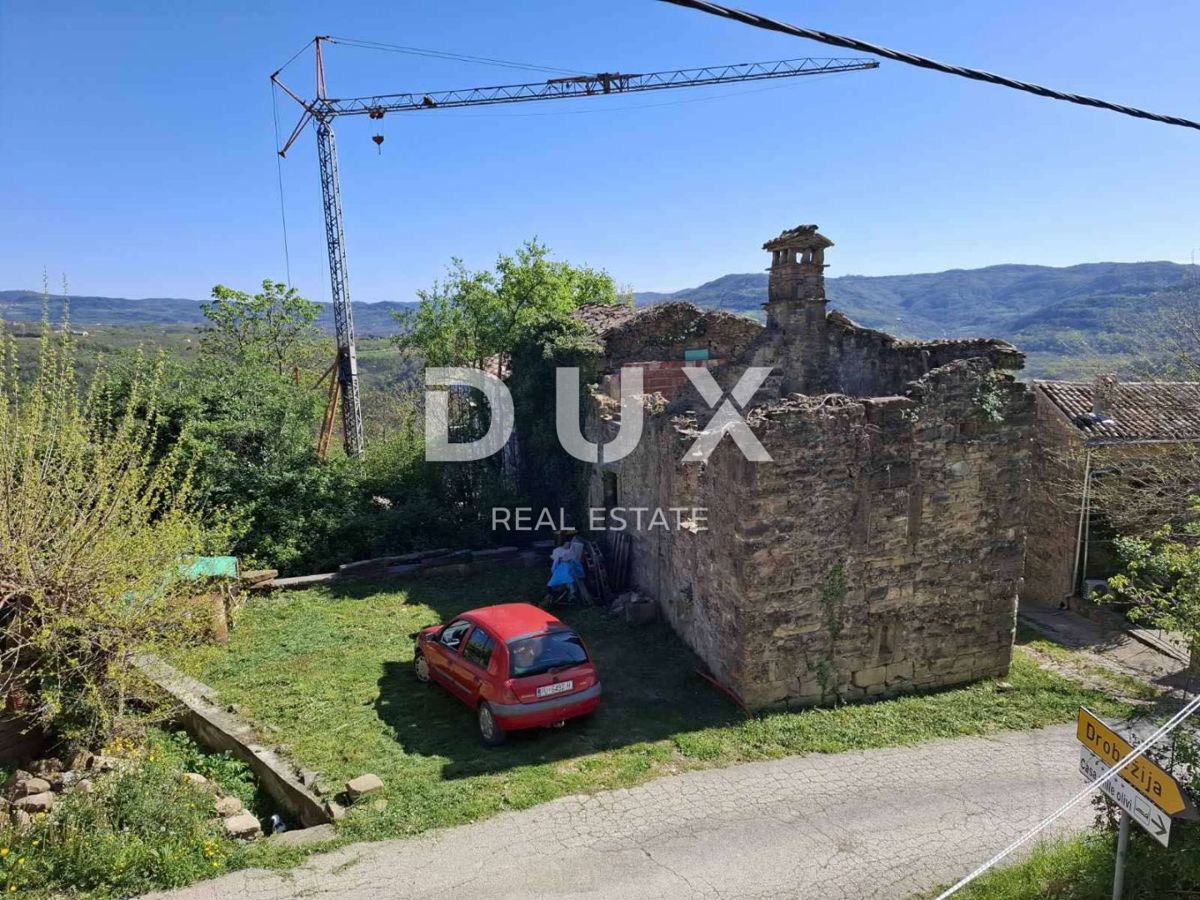 ISTRA, BUZET (okolica) - Lepa kamnita hiša s čudovitim razgledom