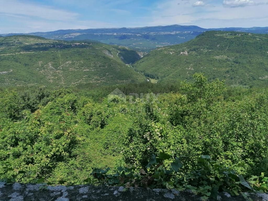 ISTRA, BUZET (okolica) - Lepa kamnita hiša s čudovitim razgledom