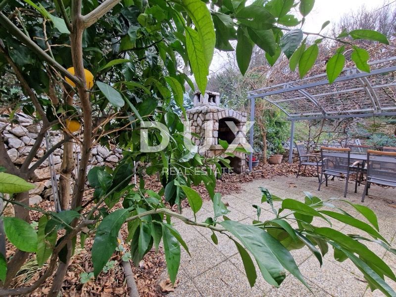 NOVI VINODOLSKI, POVILE - Stanovanje 107,90 m2, 50 m od morja