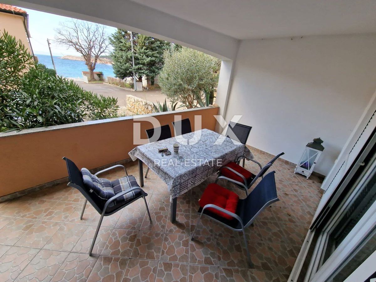 NOVI VINODOLSKI, POVILE - Stanovanje 107,90 m2, 50 m od morja