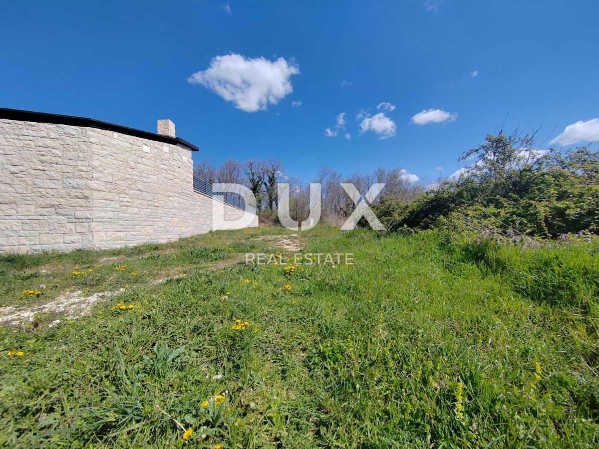 ISTRA, KRINGA - Zemljišče + projekt