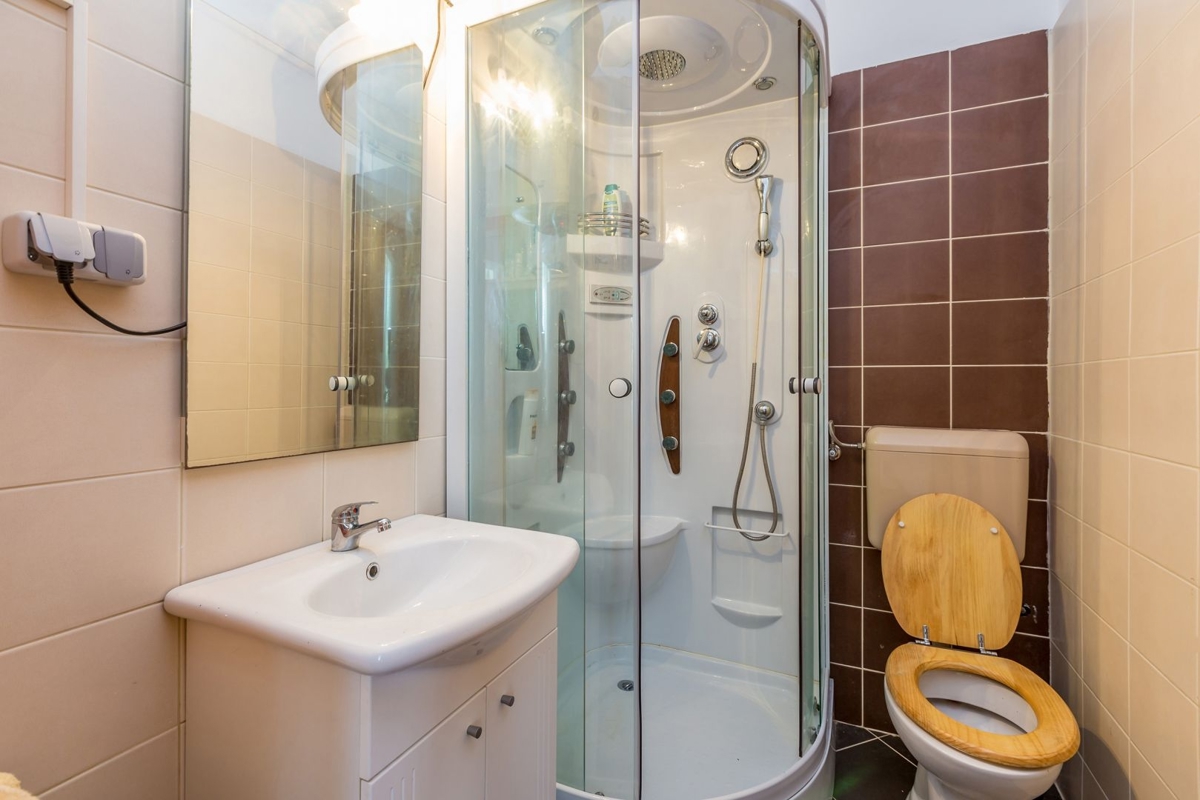 OTOK KRK, NJIVICE - Dva apartmaja s pogledom na morje