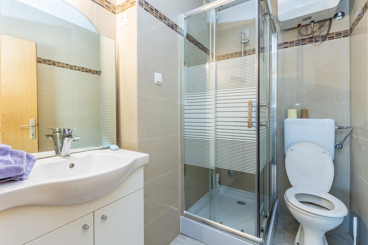 OTOK KRK, NJIVICE - Dva apartmaja s pogledom na morje
