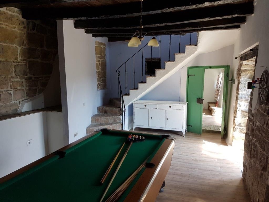 ISTRA, MOTOVUN - Kamnita pravljica v naravi! REDKOST!