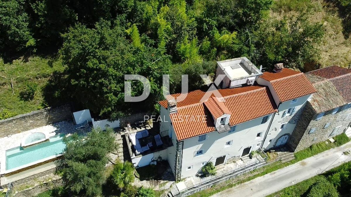 ISTRA, MOTOVUN - Kamnita pravljica v naravi! REDKOST!