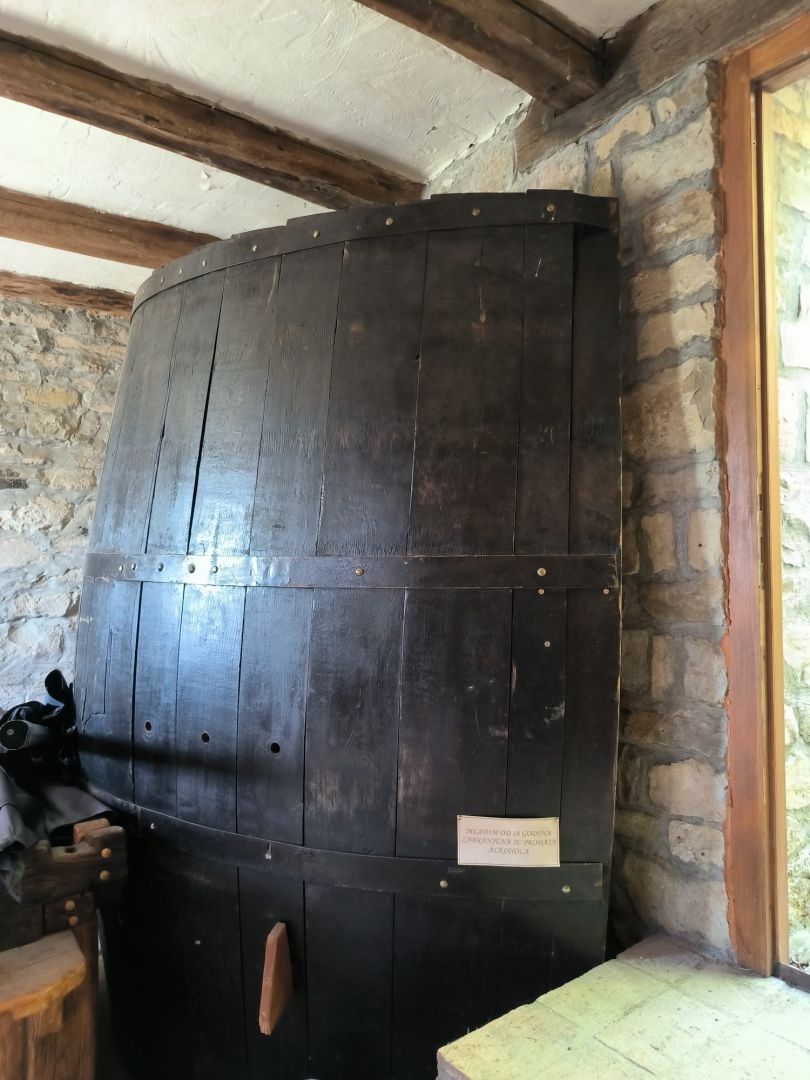 ISTRA, MOTOVUN - Kamnita pravljica v naravi! REDKOST!