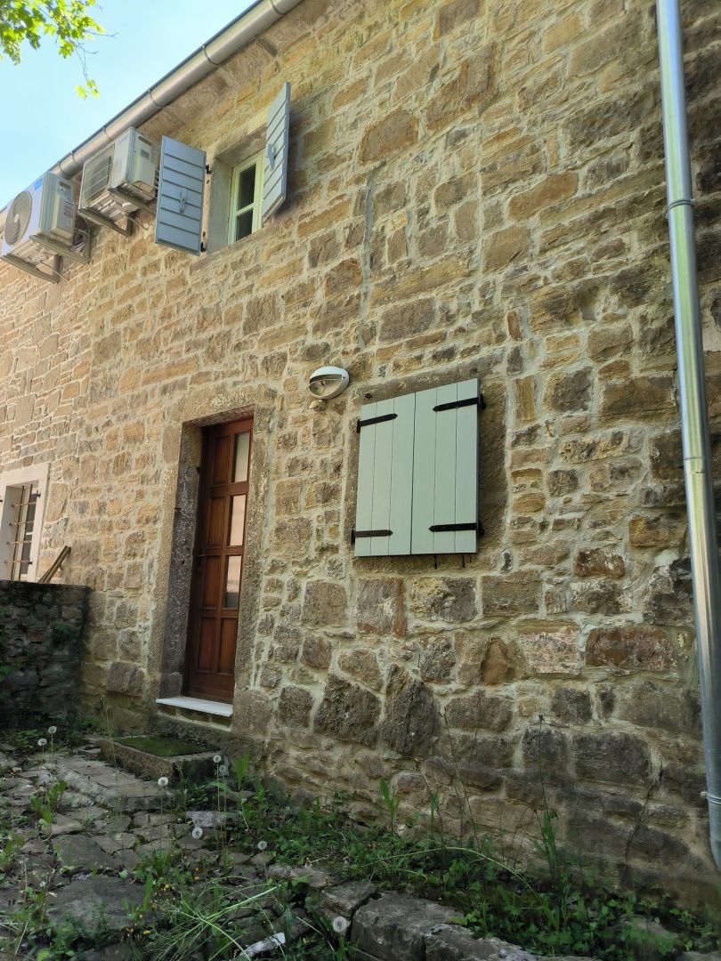 ISTRA, MOTOVUN - Kamnita pravljica v naravi! REDKOST!