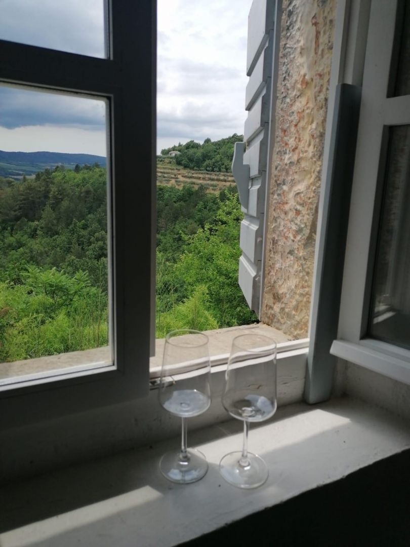 ISTRA, MOTOVUN - Kamnita pravljica v naravi! REDKOST!