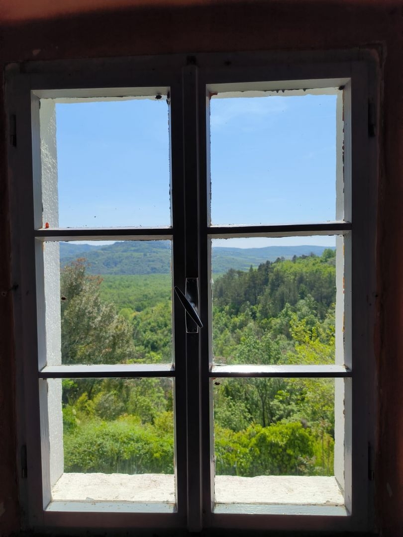 ISTRA, MOTOVUN - Kamnita pravljica v naravi! REDKOST!