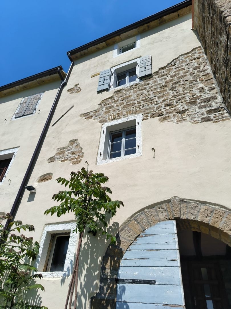 ISTRA, MOTOVUN - Kamnita pravljica v naravi! REDKOST!
