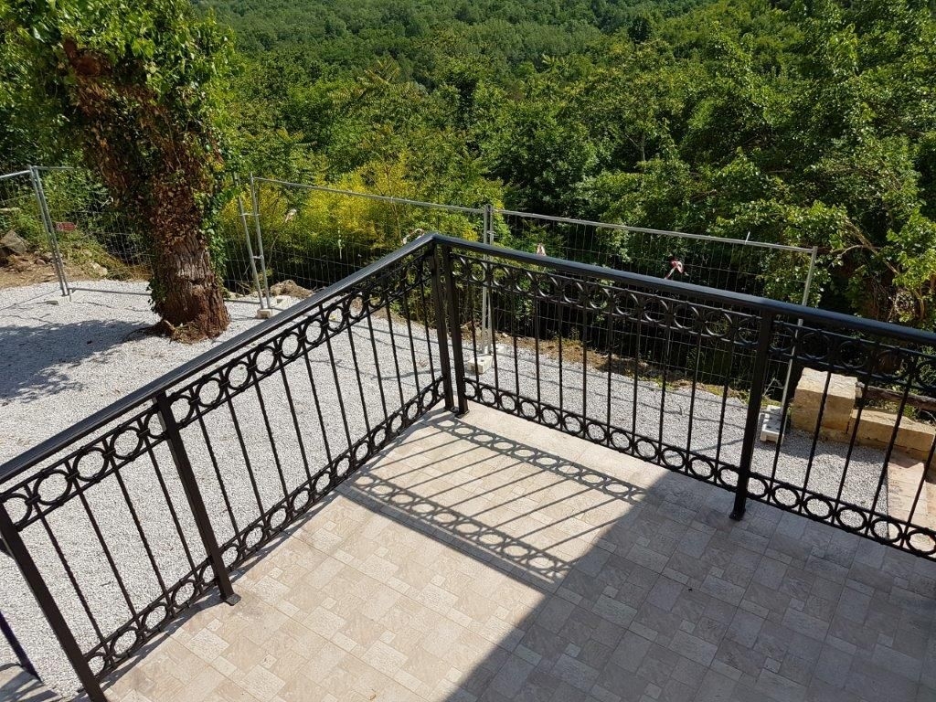 ISTRA, MOTOVUN - Kamnita pravljica v naravi! REDKOST!