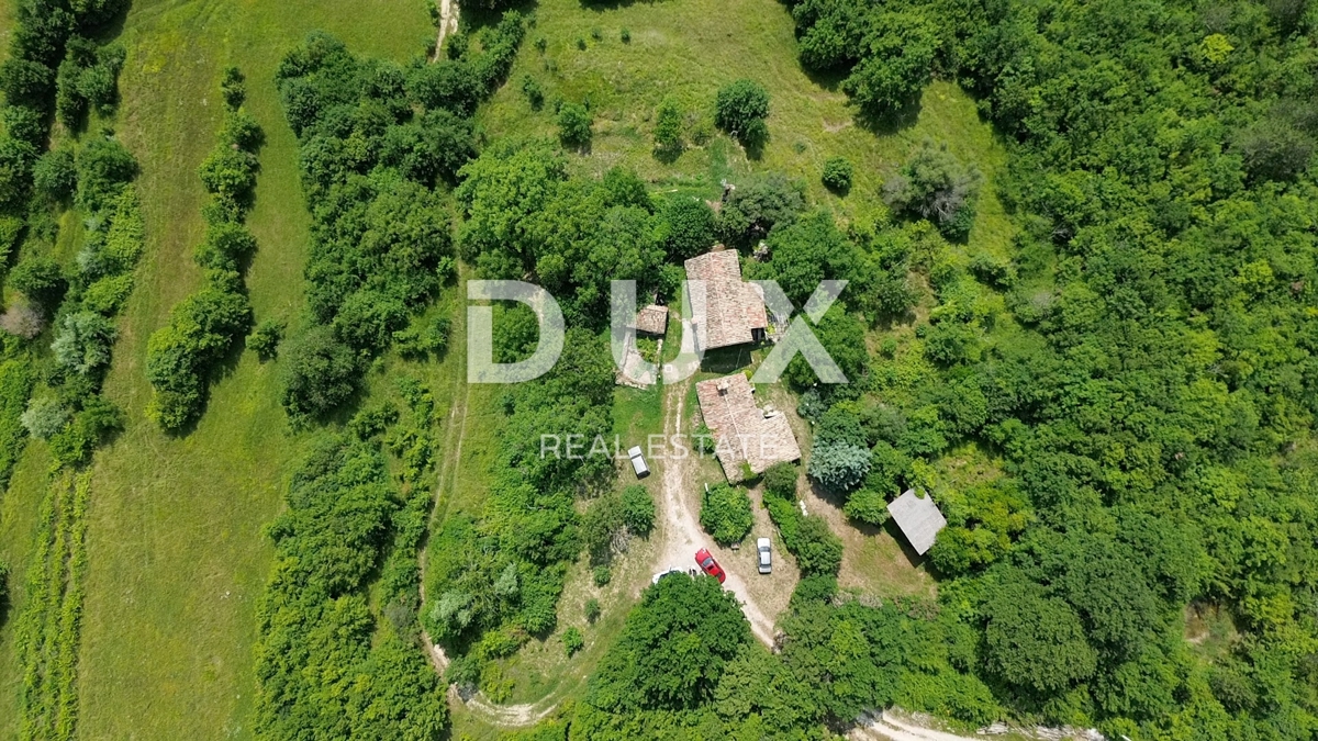 ISTRA, CEROVLJE, OKOLICA - Edinstvena priložnost na trgu! Osamljena vasica, velika 20 hektarjev