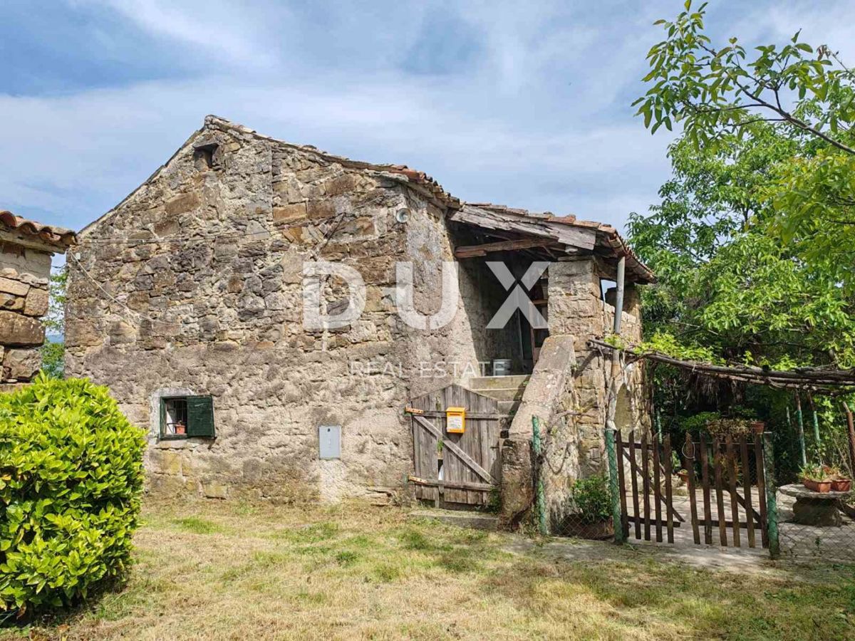 ISTRA, CEROVLJE, OKOLICA - Edinstvena priložnost na trgu! Osamljena vasica, velika 20 hektarjev