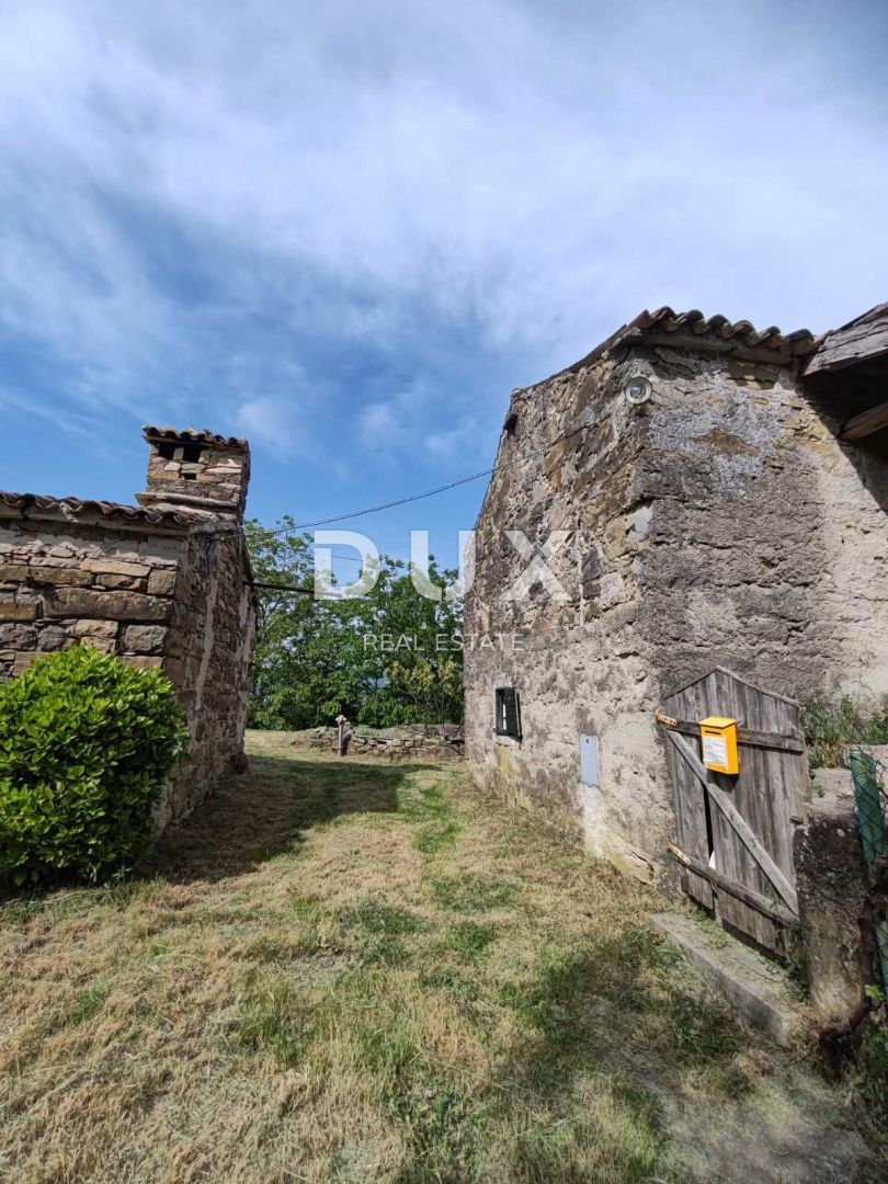 ISTRA, CEROVLJE, OKOLICA - Edinstvena priložnost na trgu! Osamljena vasica, velika 20 hektarjev